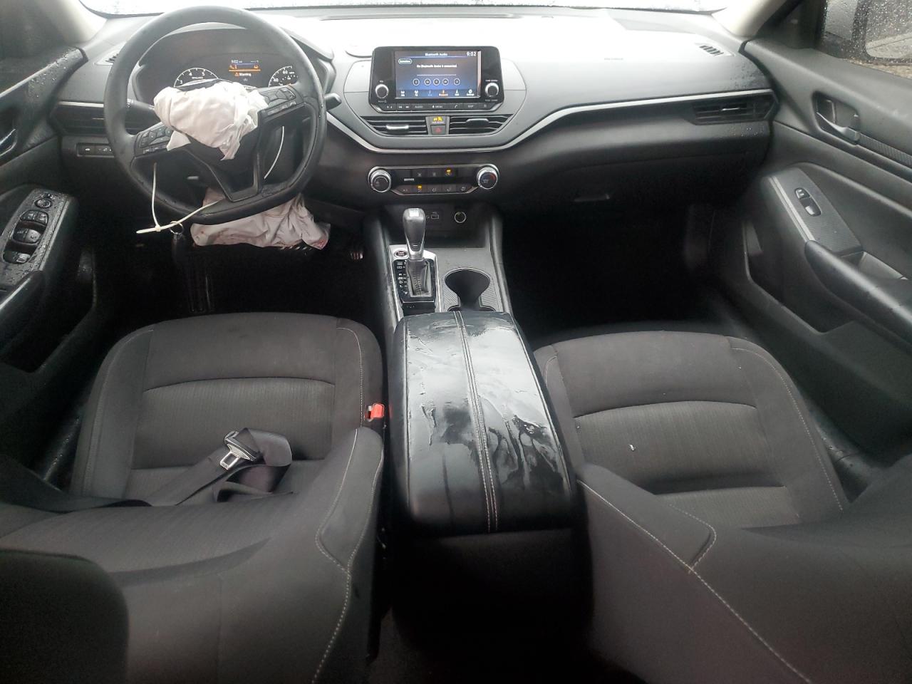 Nissan Altima S Image 11