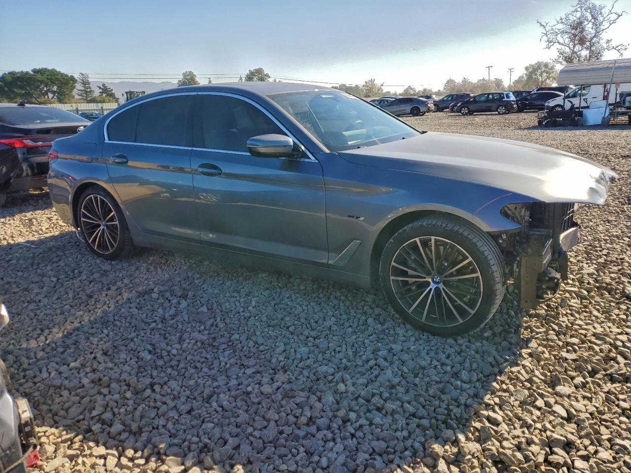 BMW 5 Series Image 2