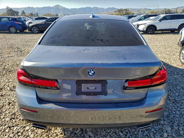 BMW 5 Series Image 6