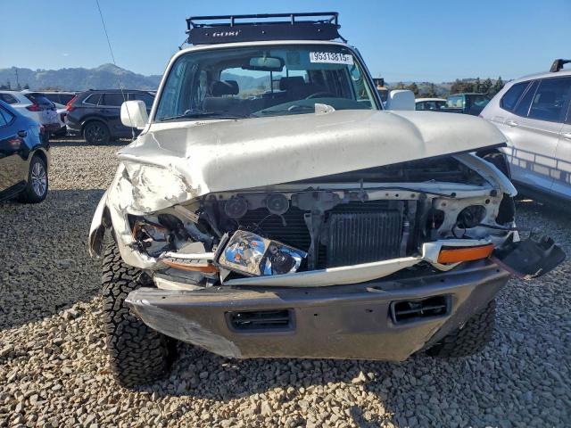 Toyota Land Cruis Dj81 Image 4