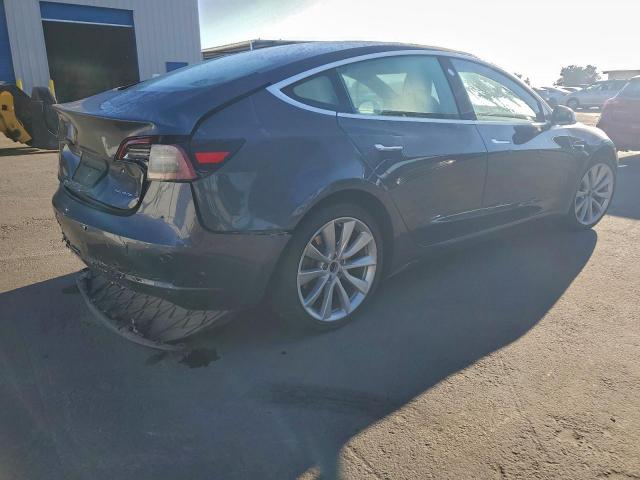 Tesla Model 3 Image 3
