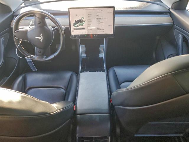 Tesla Model 3 Image 5