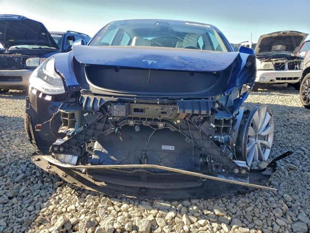 Tesla Model 3 Image 3
