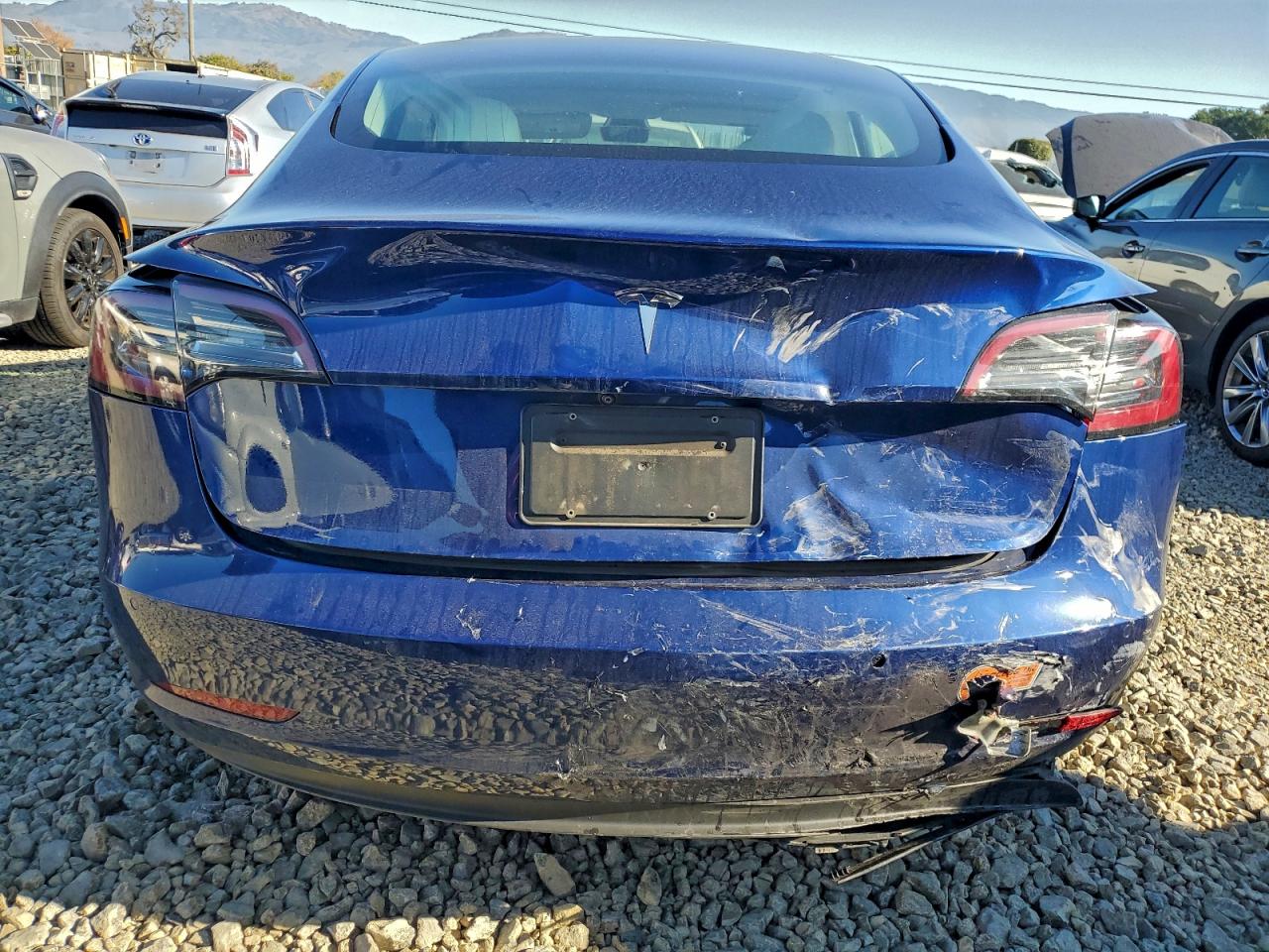 Tesla Model 3 Image 12