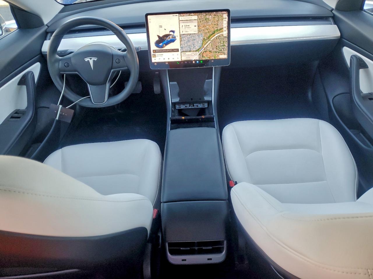 Tesla Model 3 Image 6