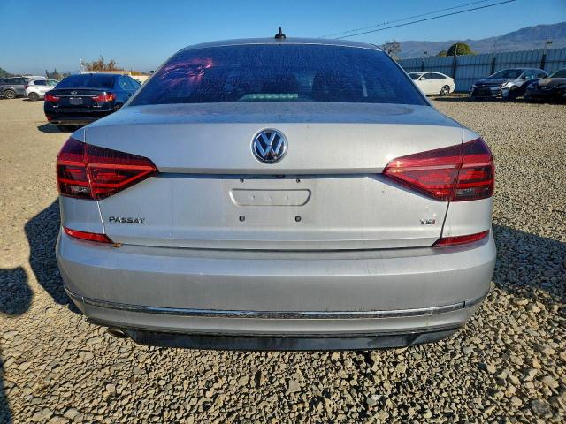 Volkswagen Passat S Image 5