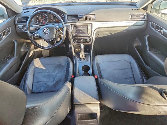 Volkswagen Passat S Image 3