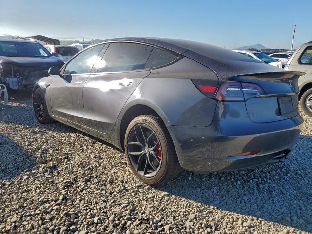 Tesla Model 3 Image 7