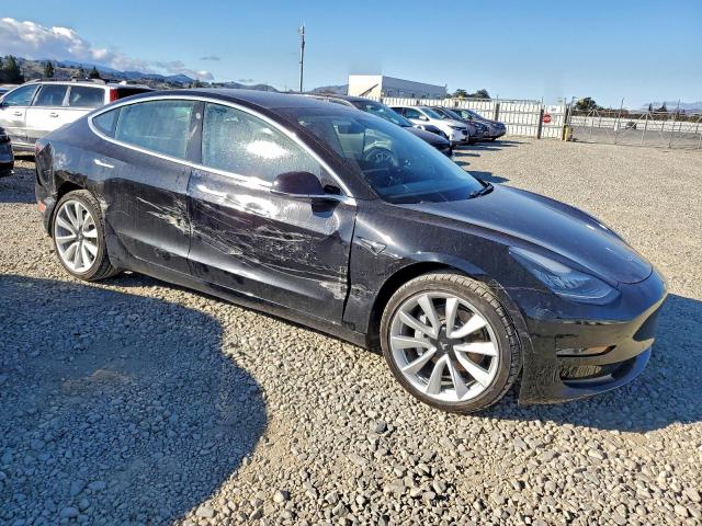 Tesla Model 3 Image 5