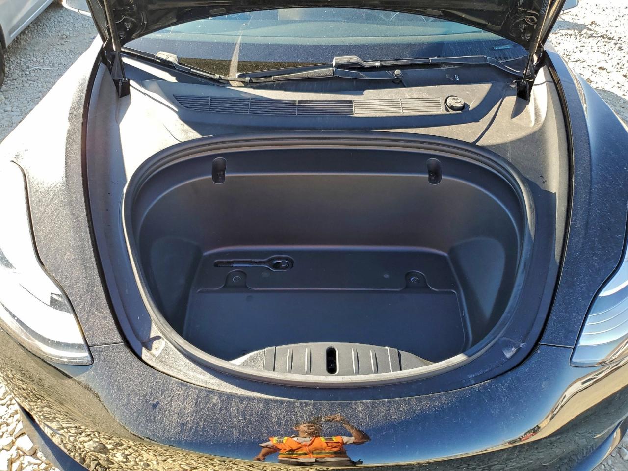 Tesla Model 3 Image 12
