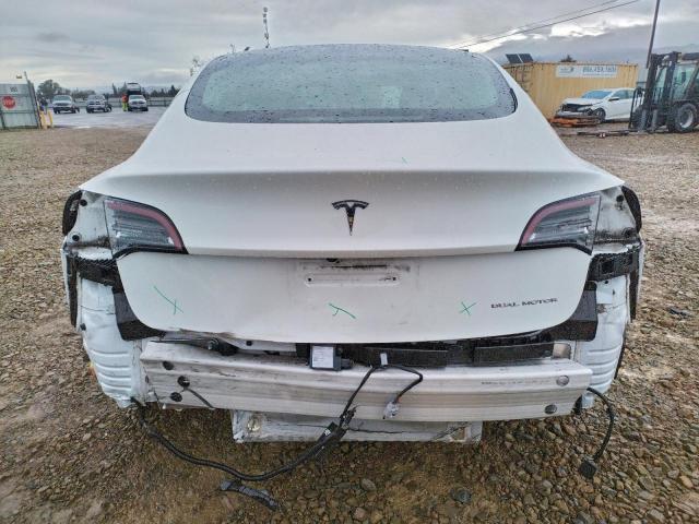 Tesla Model 3 Image 12
