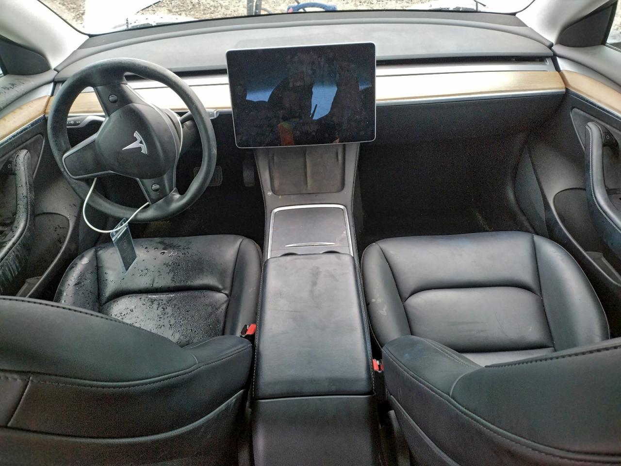 Tesla Model 3 Image 11