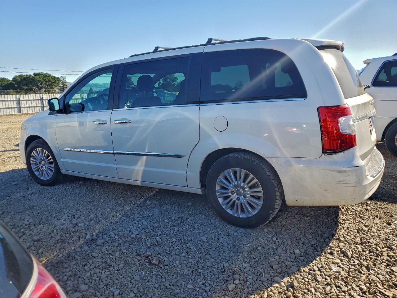 Chrysler Minivan Touring L Image 10
