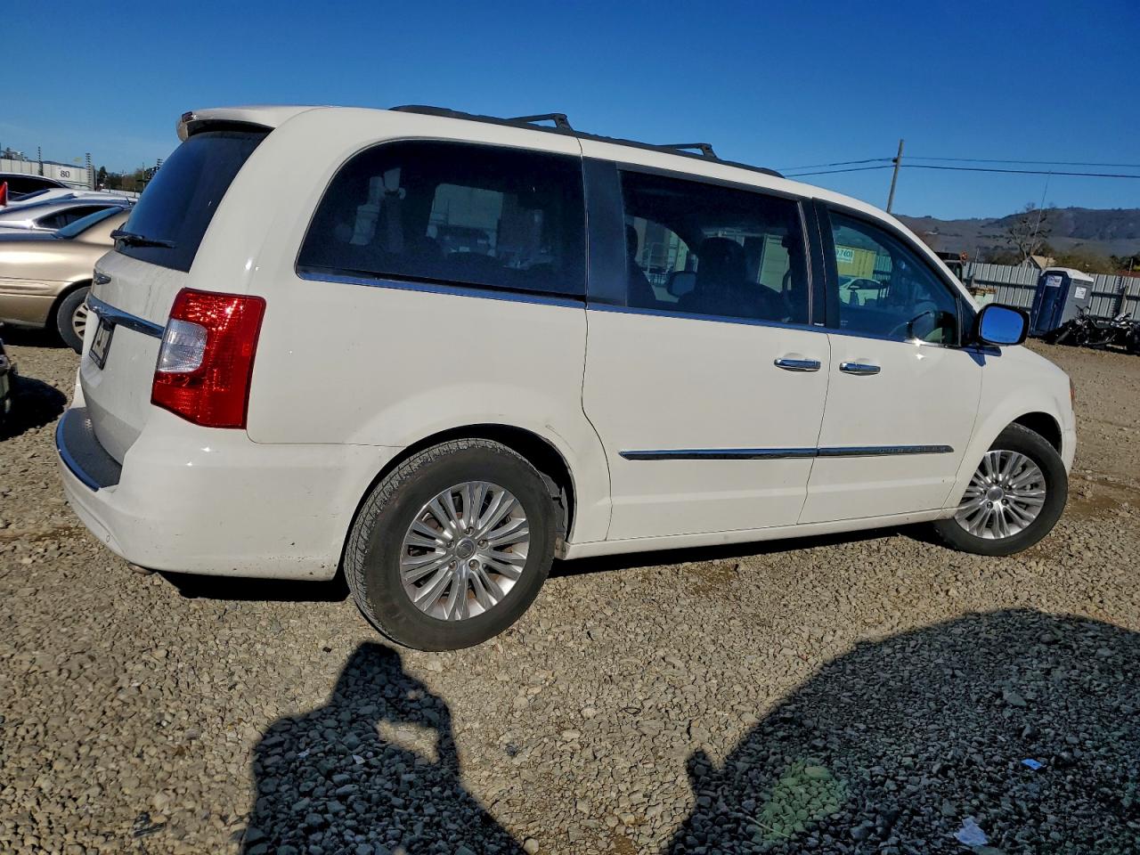 Chrysler Minivan Touring L Image 4