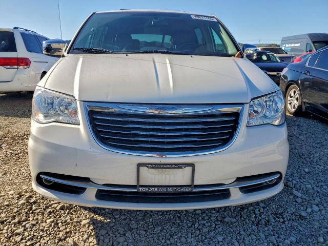 Chrysler Minivan Touring L Image 3