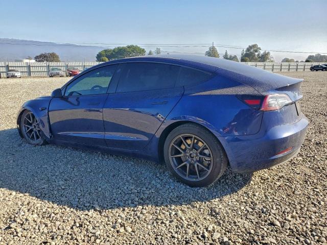 Tesla Model 3 Image 3