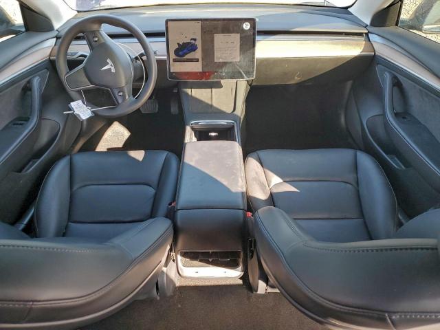 Tesla Model 3 Image 9