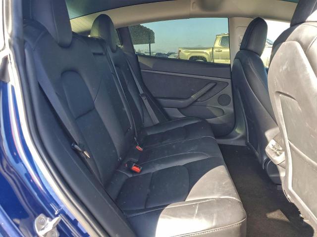 Tesla Model 3 Image 8