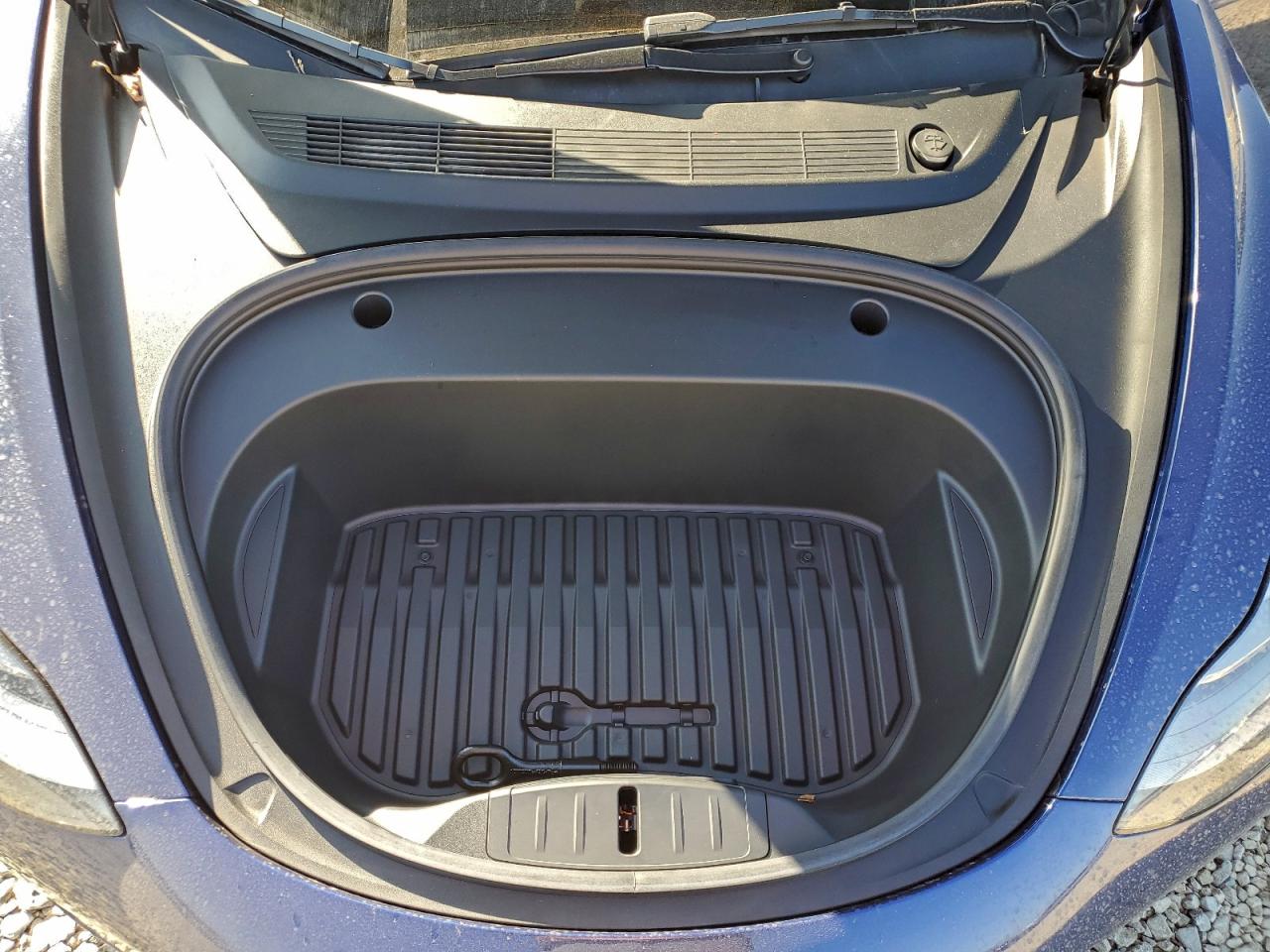 Tesla Model 3 Image 4