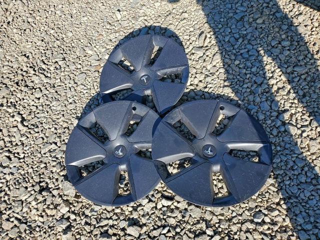 Tesla Model 3 Image 11