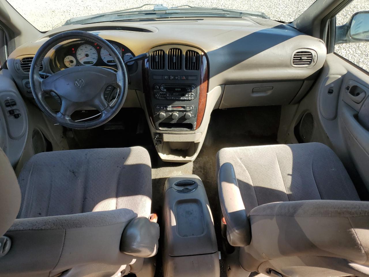 Dodge Caravan Sport Image 10